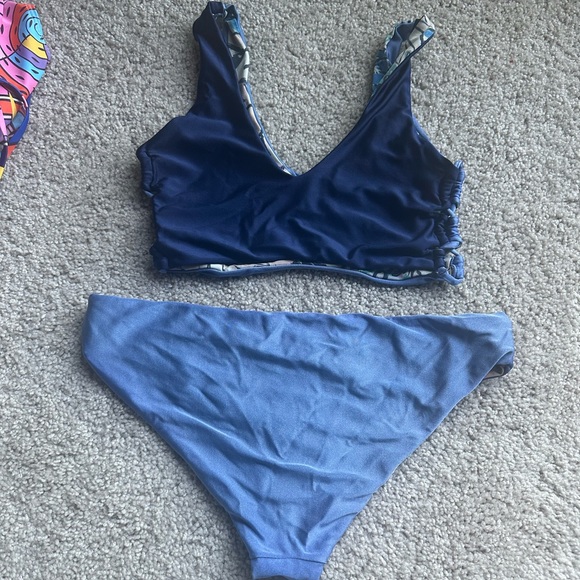 Blue reversible bikini - Picture 2 of 3